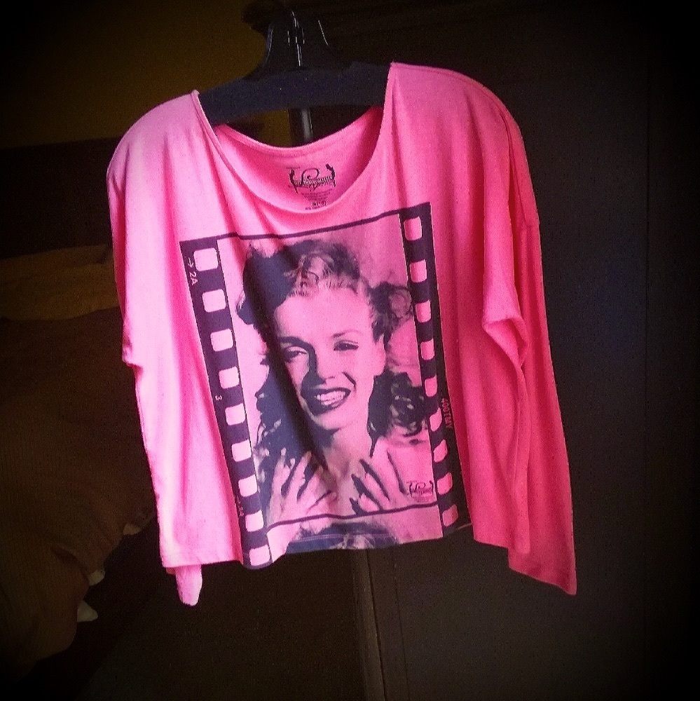 NWT Hollywood Legends Cotton Top. M - Picture 6 of 6